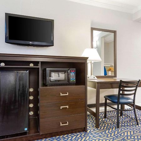 Econo Lodge Hicksville Kültér fotó